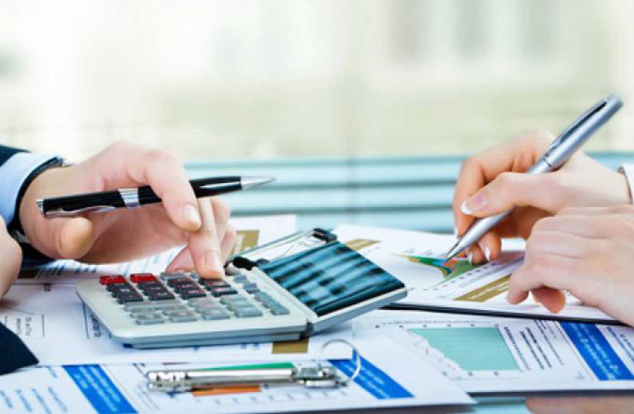 In-House Bookkeeping Versus Outsourced Bookkeeping Services